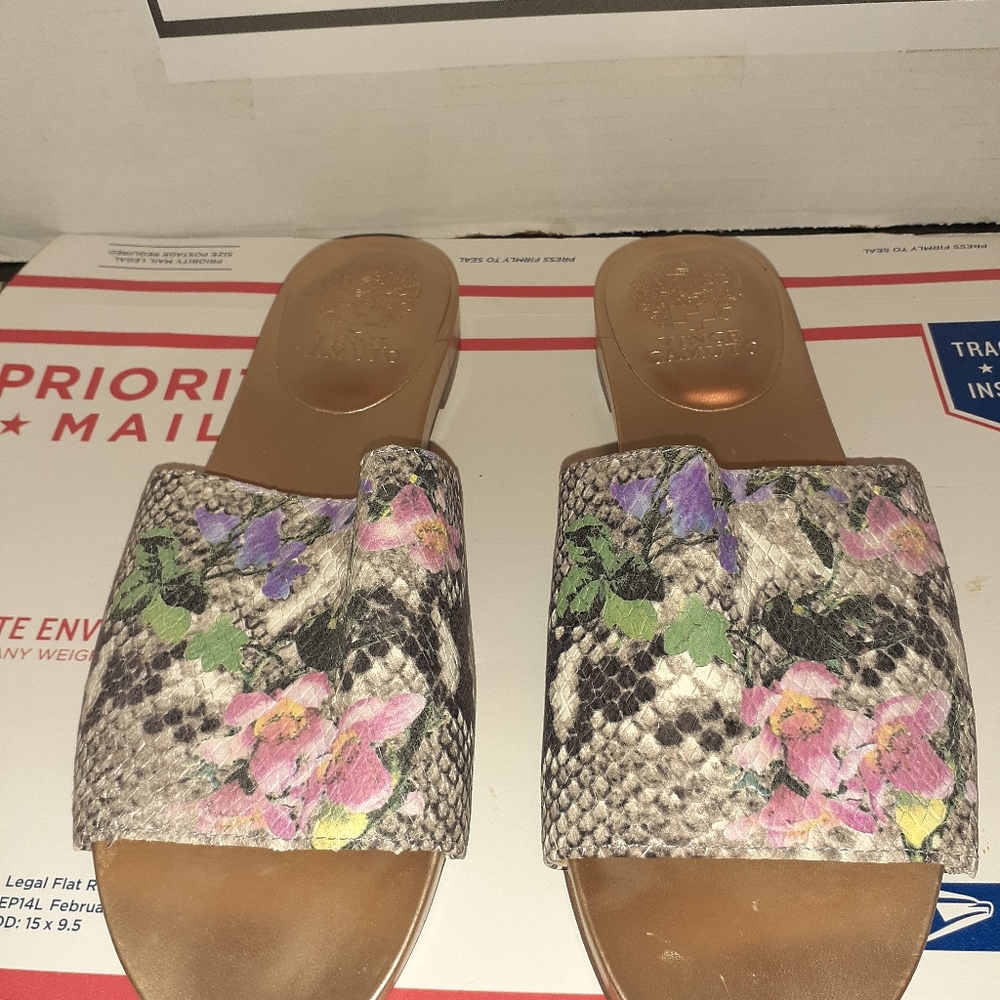 Womens vince camuto size 8.5m